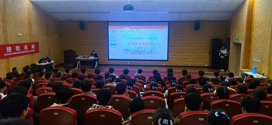 5C1582533B83F2A0D5FC53180B9785A6